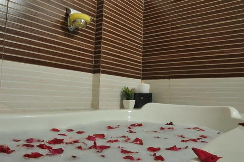 Moments Hotel Kalkuta Zewnętrze zdjęcie